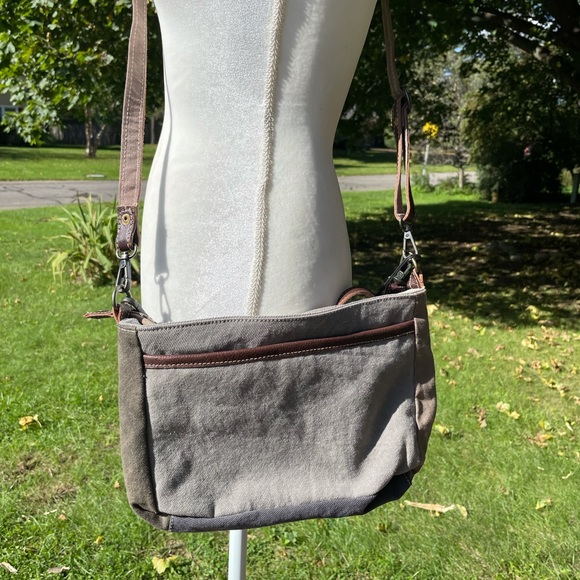 Beautiful Aztec NWT Myra bag genuine leather - Picture 4 of 4